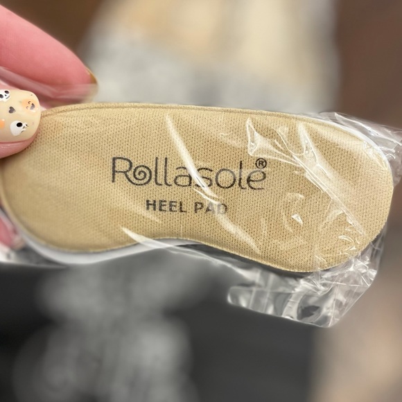 Women’s snakeskin foldable flats, with storage bag. Size Small (5.5-6.5). - Picture 3 of 6